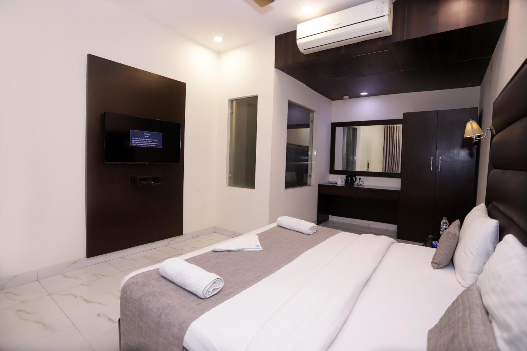 Hotel Pk Residency Noida Ngoại thất bức ảnh